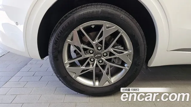 Genesis GV70 2.5T Бензин AWD — Фото автомобиля 5