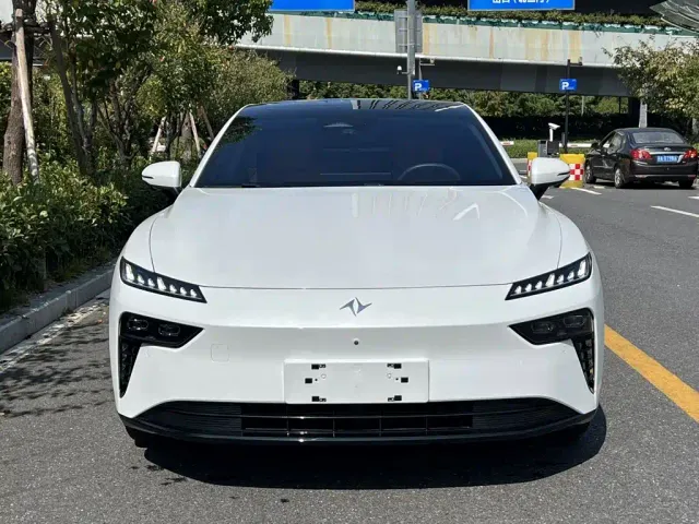 Dongfeng eπ 007 — Фото автомобиля 2
