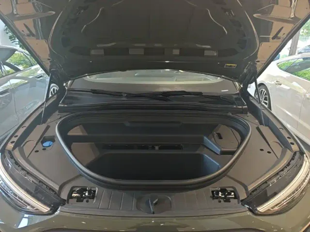 Audi Q6L e-tron — Фото автомобиля 19