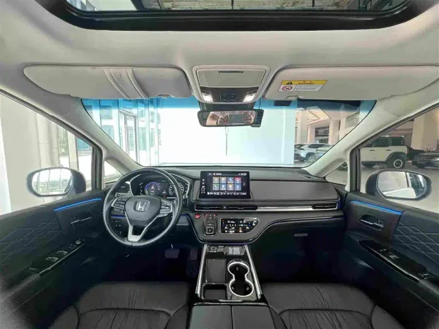 Honda Elysion — Фото автомобиля 6