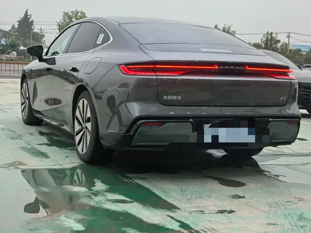 Geely Galaxy E8 — Фото автомобиля 7