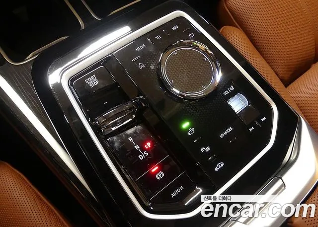 BMW 7-Series 7 серия (G70) 740i xDrive M Sport — Фото автомобиля 9