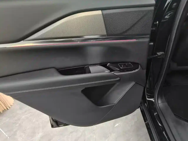 Cadillac XT5 — Фото автомобиля 13