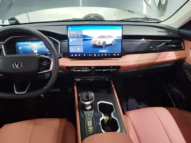 Changan CS75 — Фото автомобиля 12