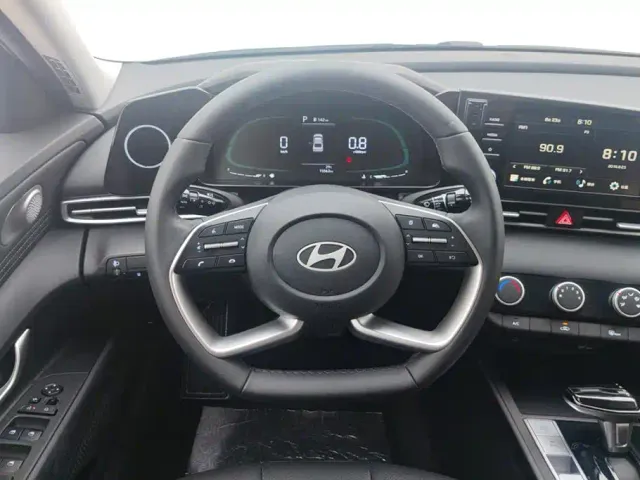 Hyundai Elantra — Фото автомобиля 15
