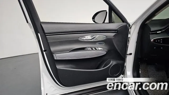 Genesis GV70 2.5T Бензин AWD — Фото автомобиля 24