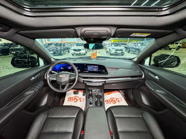 Cadillac XT4 — Фото автомобиля 9