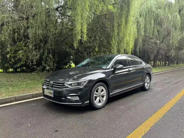 Фотография автомобиля — Volkswagen Magotan