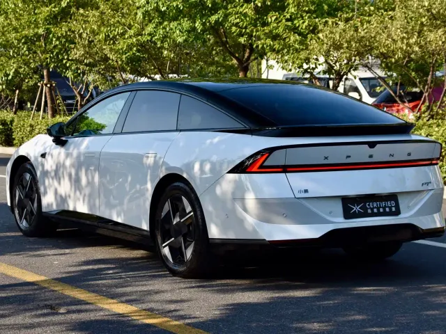 Xpeng P7+ — Фото автомобиля 3