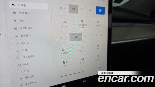 Tesla Model Y — Фото автомобиля 18