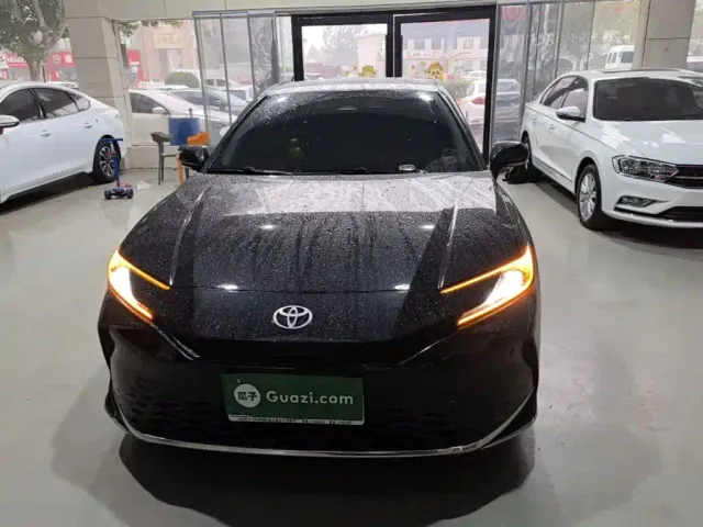 Toyota Camry — Фото автомобиля 2