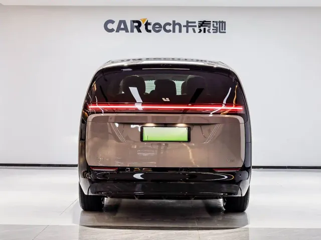 Li Auto MEGA — Фото автомобиля 4