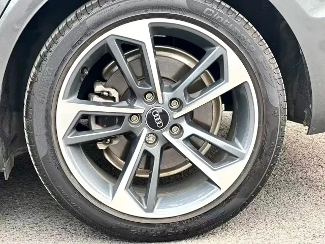 Audi A4L — Фото автомобиля 16