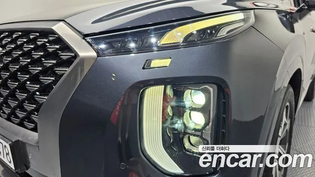 Hyundai Palisade Palisade Дизель 2.2 2WD — Фото автомобиля 17