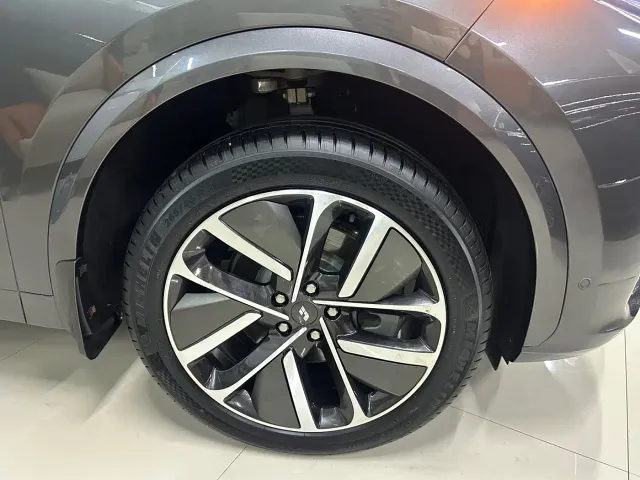 Li Auto L7 — Фото автомобиля 25