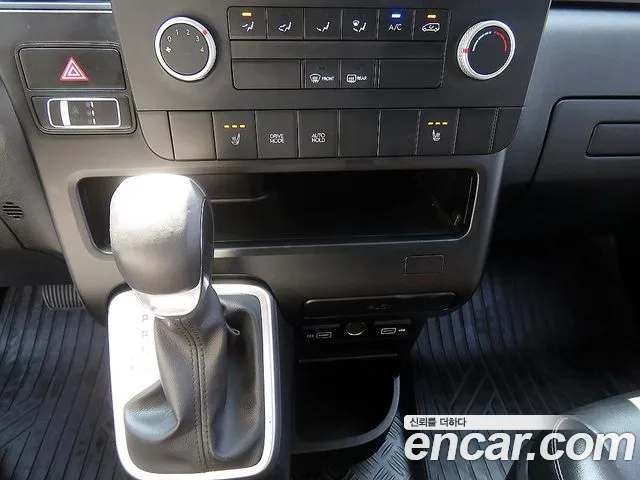 Hyundai Staria Staria Карго 5 мест — Фото автомобиля 13