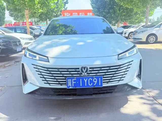 Changan Eado — Фото автомобиля 2