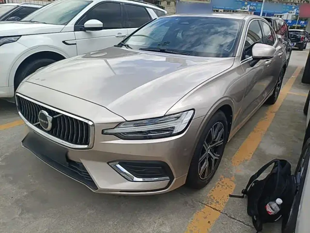 Фотография автомобиля — Volvo S60