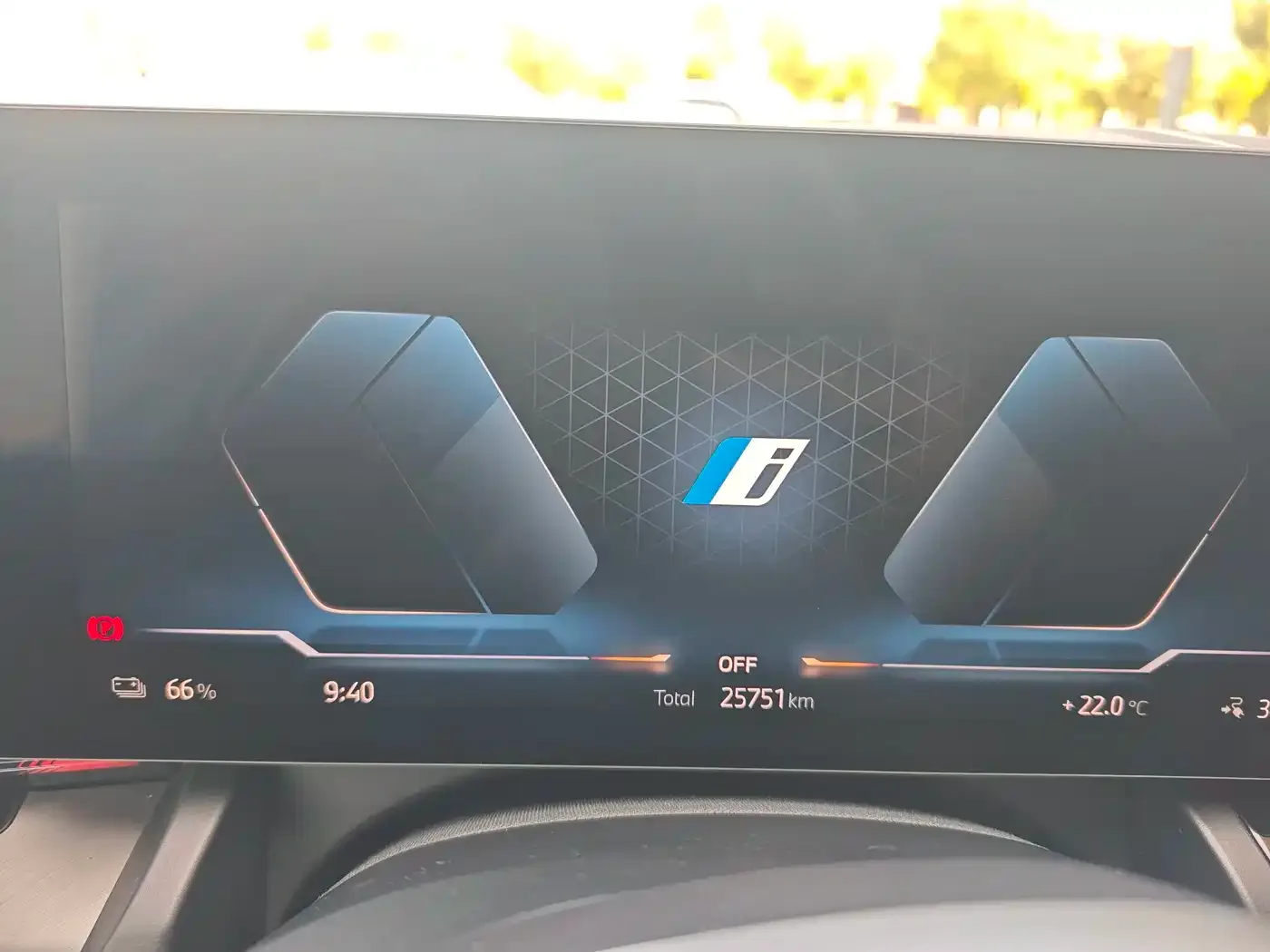 BMW BMW i5 2024 eDrive 35L Premium Model M Sport Package — Фото автомобиля 16