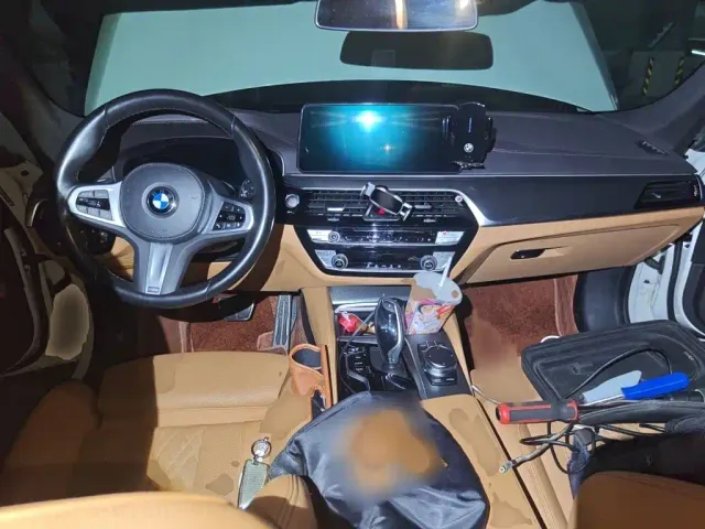BMW 5 Series — Фото автомобиля 12