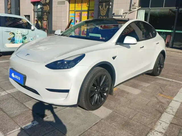 Фотография автомобиля — Tesla Model Y