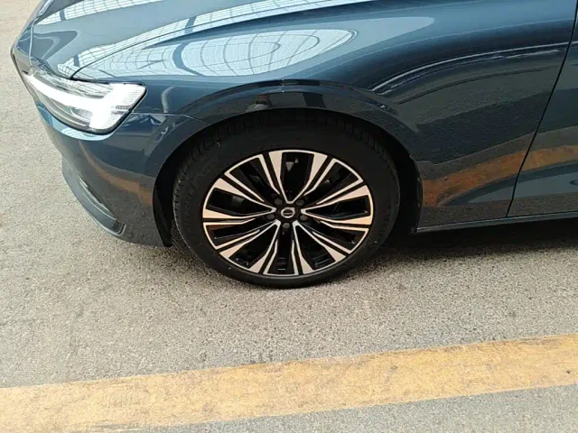 Volvo S60 — Фото автомобиля 22
