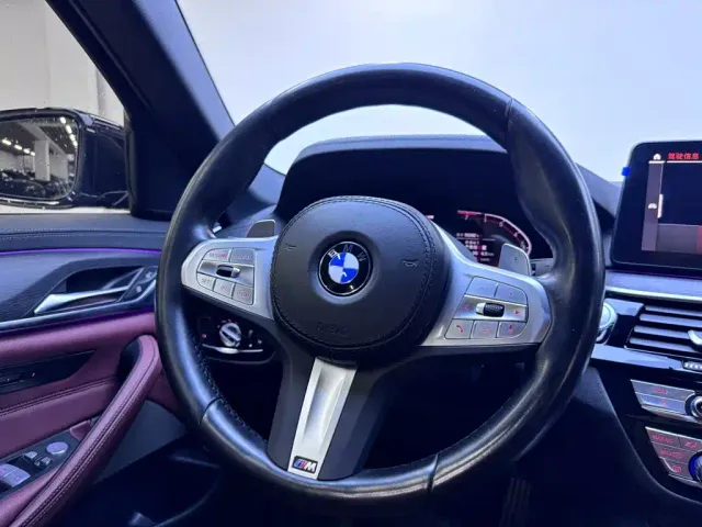 BMW 5 Series — Фото автомобиля 14