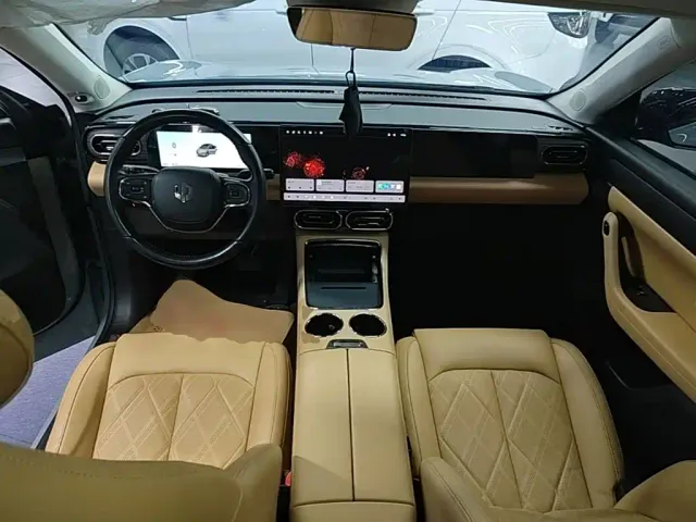Leapmotor C11 — Фото автомобиля 9