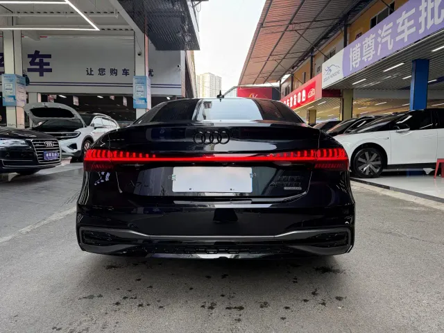 Audi A7L — Фото автомобиля 24