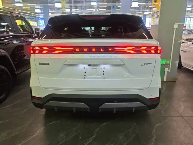 Geely Galaxy L7 — Фото автомобиля 5