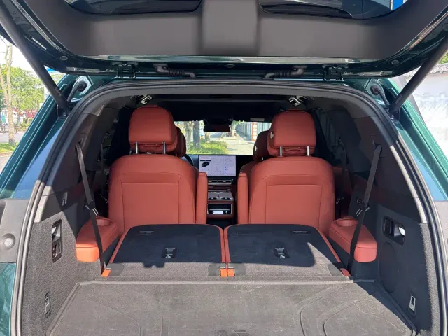 Li Auto L8 — Фото автомобиля 7