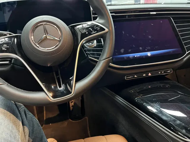 Mercedes-Benz E-Class — Фото автомобиля 7