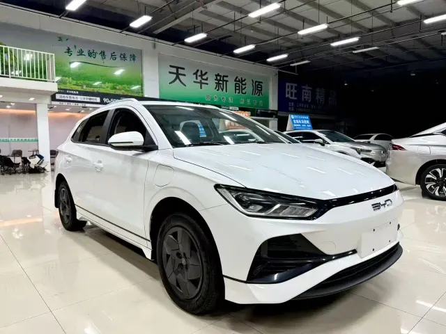 BYD e2 — Фото автомобиля 3