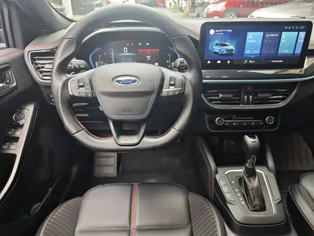 Ford Focus — Фото автомобиля 5