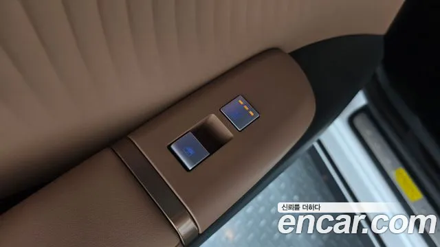 Hyundai Grandeur GN7 — Фото автомобиля 30