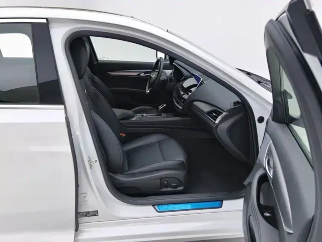 Cadillac CT5 — Фото автомобиля 8