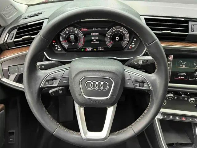 Audi Q3 — Фото автомобиля 8