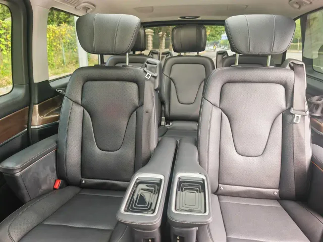 Mercedes-Benz V-Class — Фото автомобиля 13