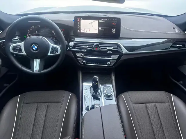 BMW 5 Series — Фото автомобиля 6