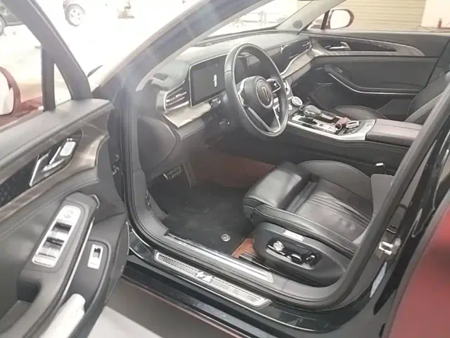 Hongqi H9 — Фото автомобиля 15