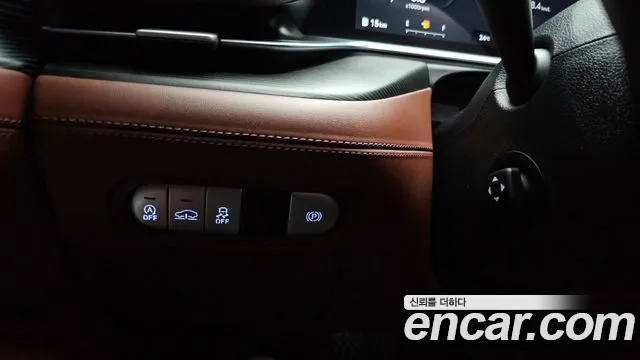 Genesis G90 Бензин 3.5 Turbo e-S/C AWD LWB — Фото автомобиля 26