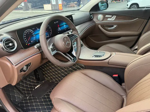 Mercedes-Benz E-Class — Фото автомобиля 15