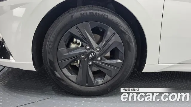 Hyundai AVANTE — Фото автомобиля 5