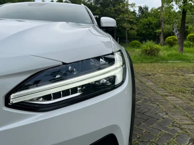 Volvo V90 — Фото автомобиля 17
