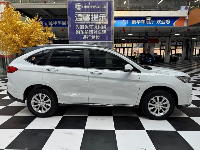 Haval M6 — Фото автомобиля 6