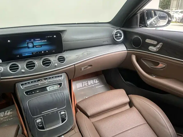 Mercedes-Benz E-Class — Фото автомобиля 7