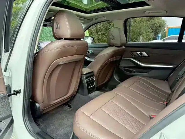 BMW 3 Series — Фото автомобиля 8