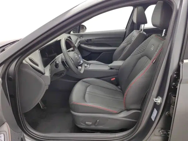 Hyundai Sonata — Фото автомобиля 10