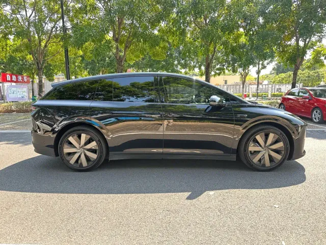 Li Auto i6 — Фото автомобиля 10