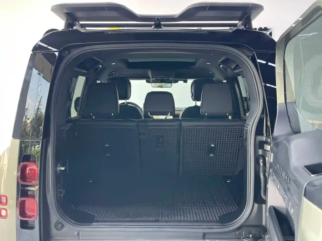 Land Rover Defender — Фото автомобиля 22